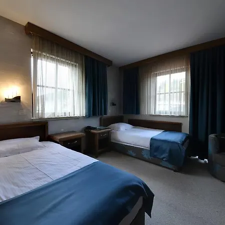 Prestige Hotel 4*
