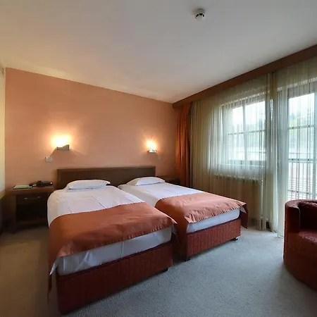 Prestige Hotel 4*
