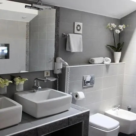 Prestige Hotel 4*