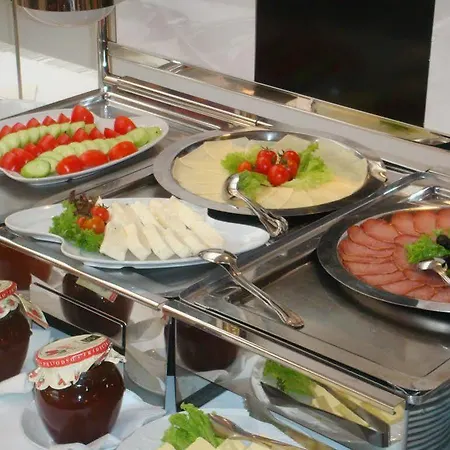 Prestige Hotel 4*