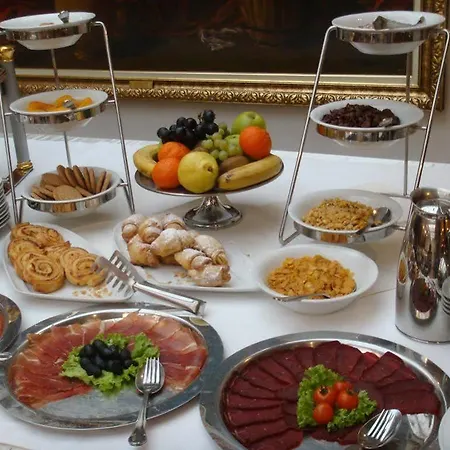 Prestige Hotel 4*