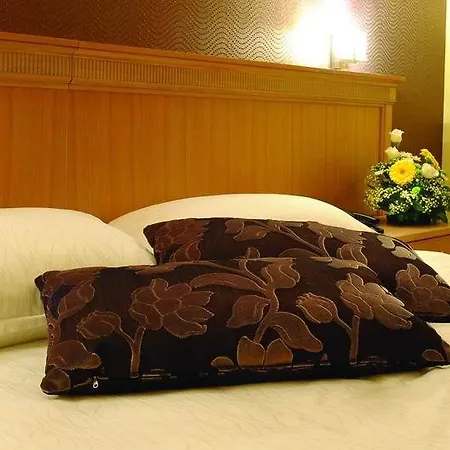 Prestige Hotel 4*