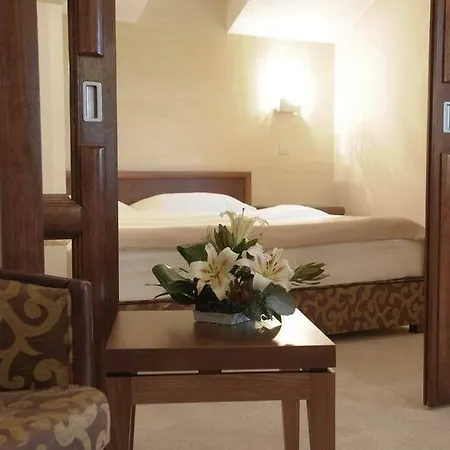 Prestige Hotel 4*