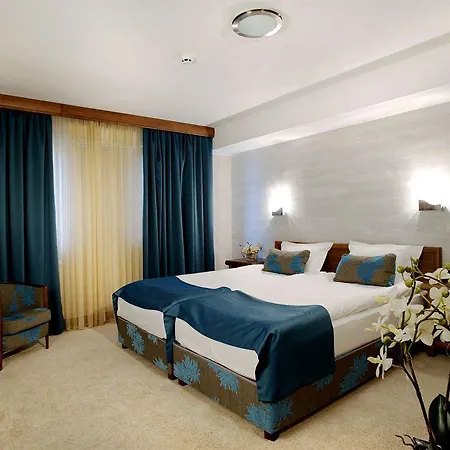 Prestige Hotel 4*